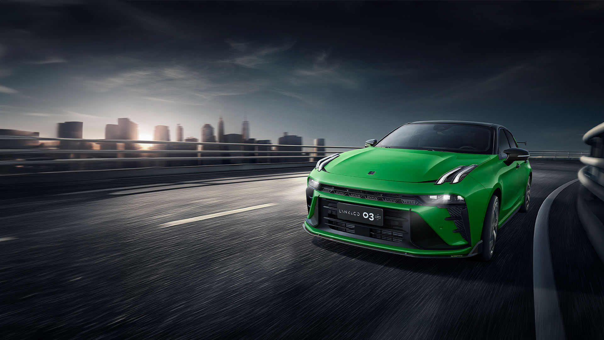 Гибридный автомобиль Lynk&Co 03+ HEV